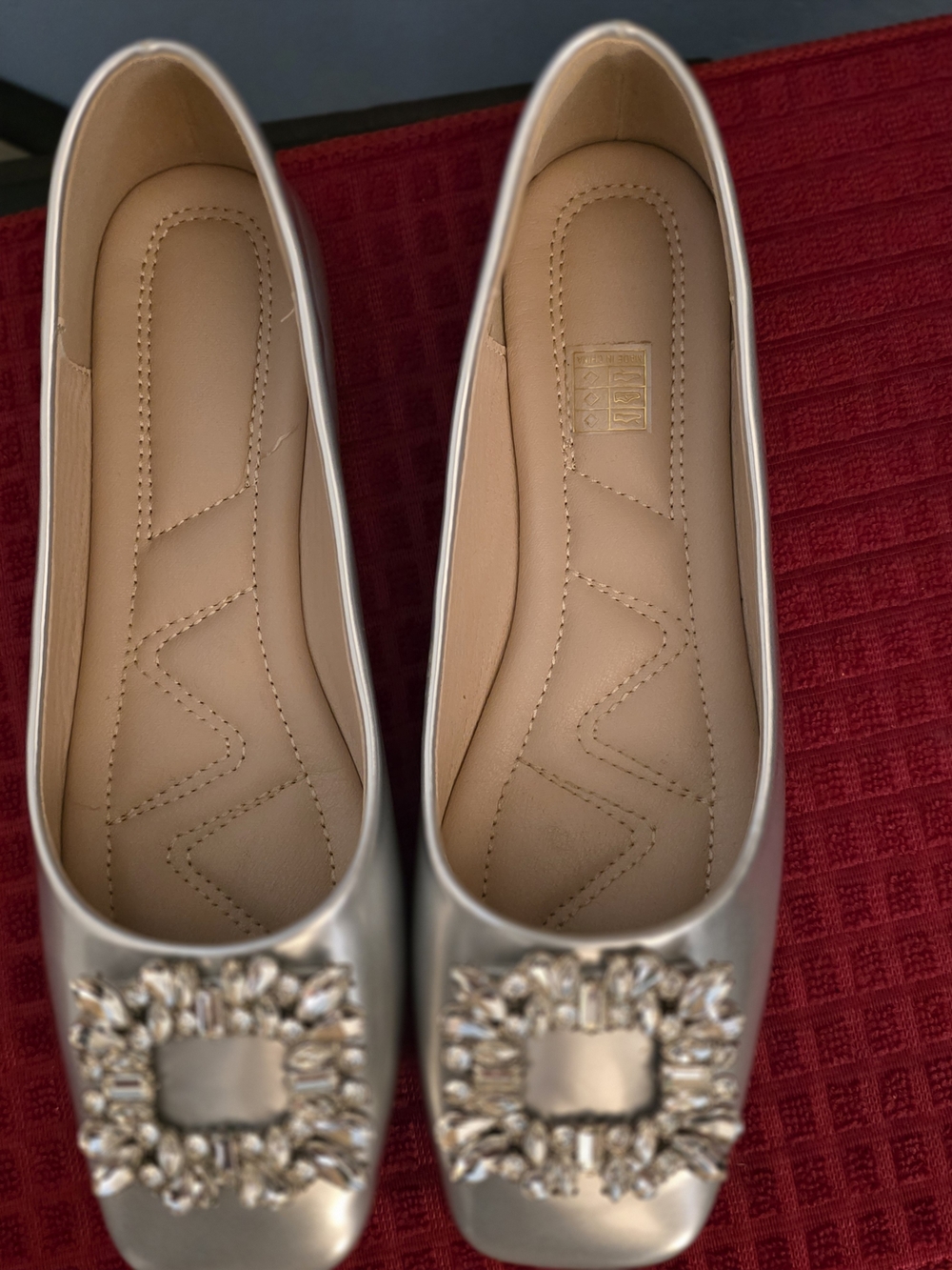 Source Unknown Silver Jeweled Almond Toe Flats